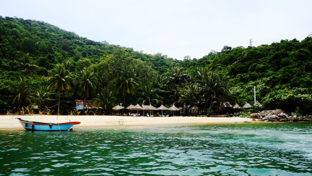 Let the peaceful rhythm of Bãi Chồng Beach soothe your soul