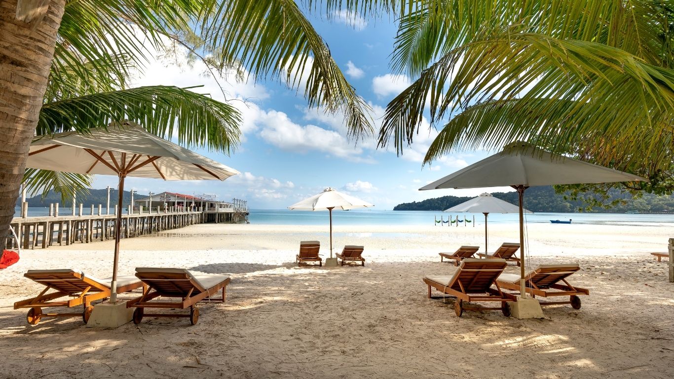 Whether you’re sunbathing or surfing, My Khe Beach offers the perfect coastal escape in Da Nang