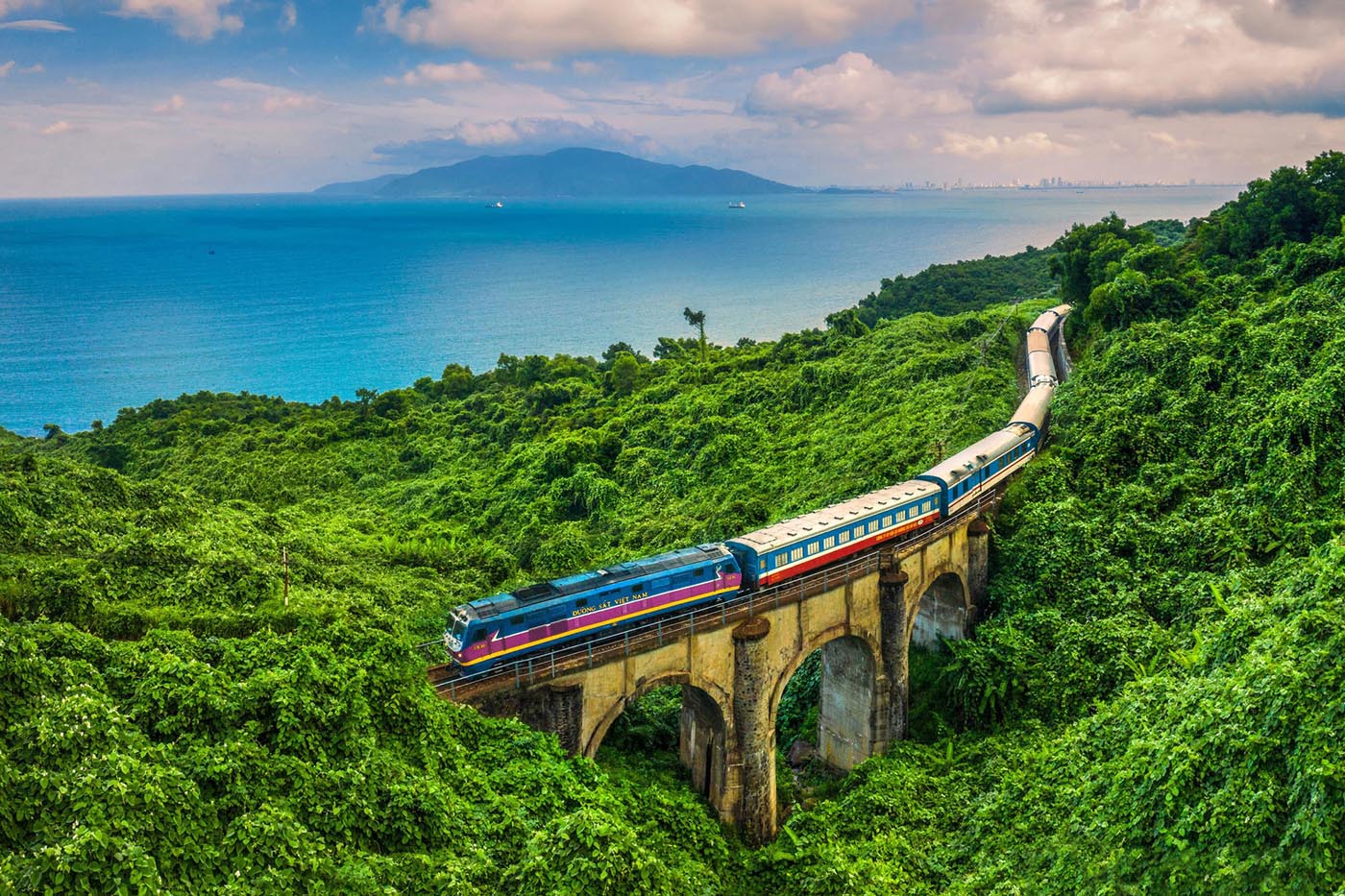 Scenic train journey from Hue to Da Nang - the gateway to Hoi An