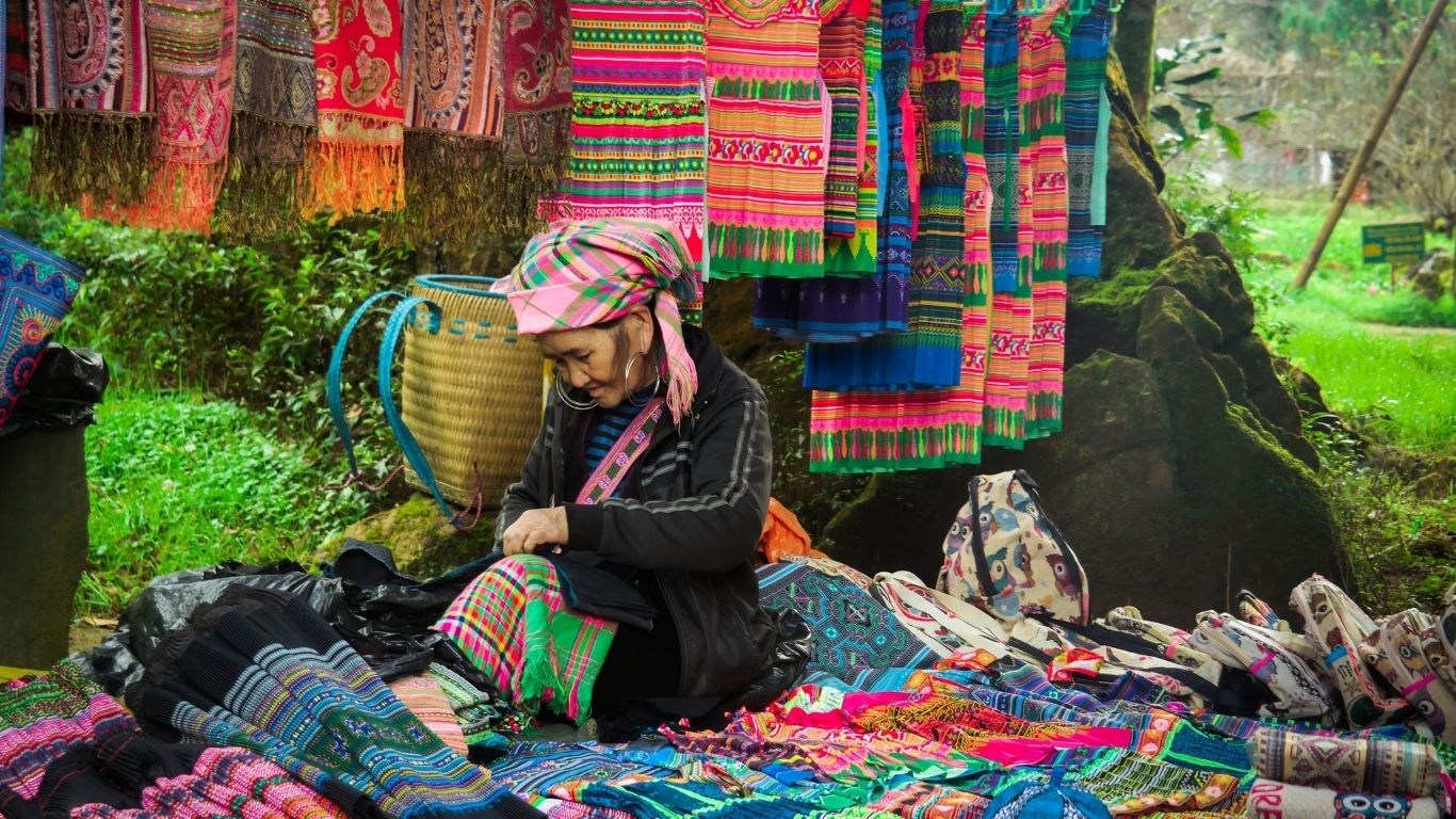 Discover handmade crafts, herbal remedies, and traditional textiles at Sapa’s bustling market