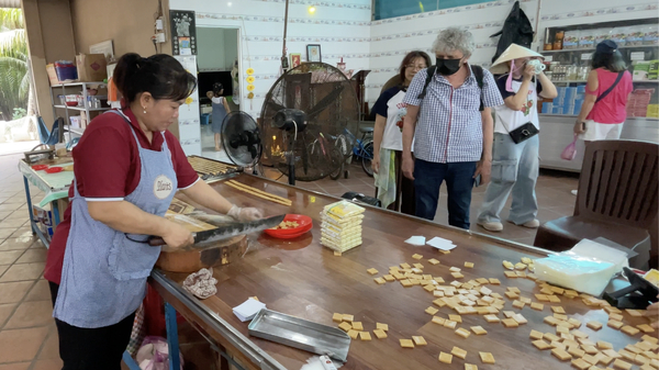 Watching how coconut candy is made in Vietnam’s 'coconut capital’ - Ben Tre