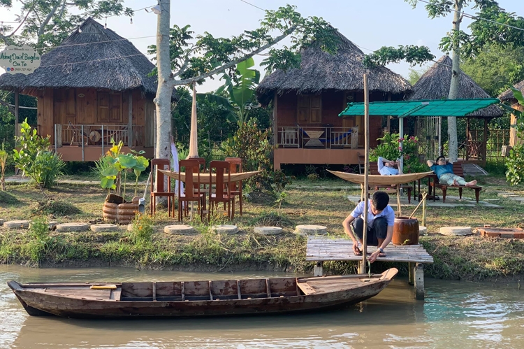 Wake up to river views and home-cooked meals in a cozy Mekong Delta homestay