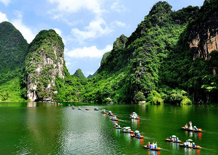 In the middle of the stunning nature of Trang An