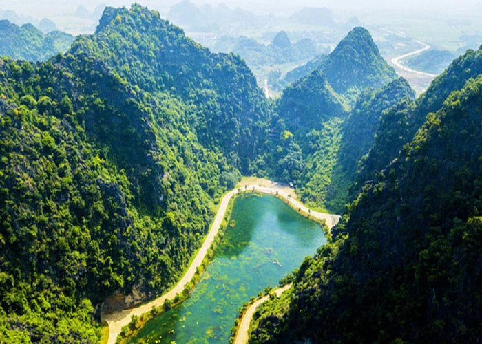 Poetic and stunning view of Tuyet Tinh Coc